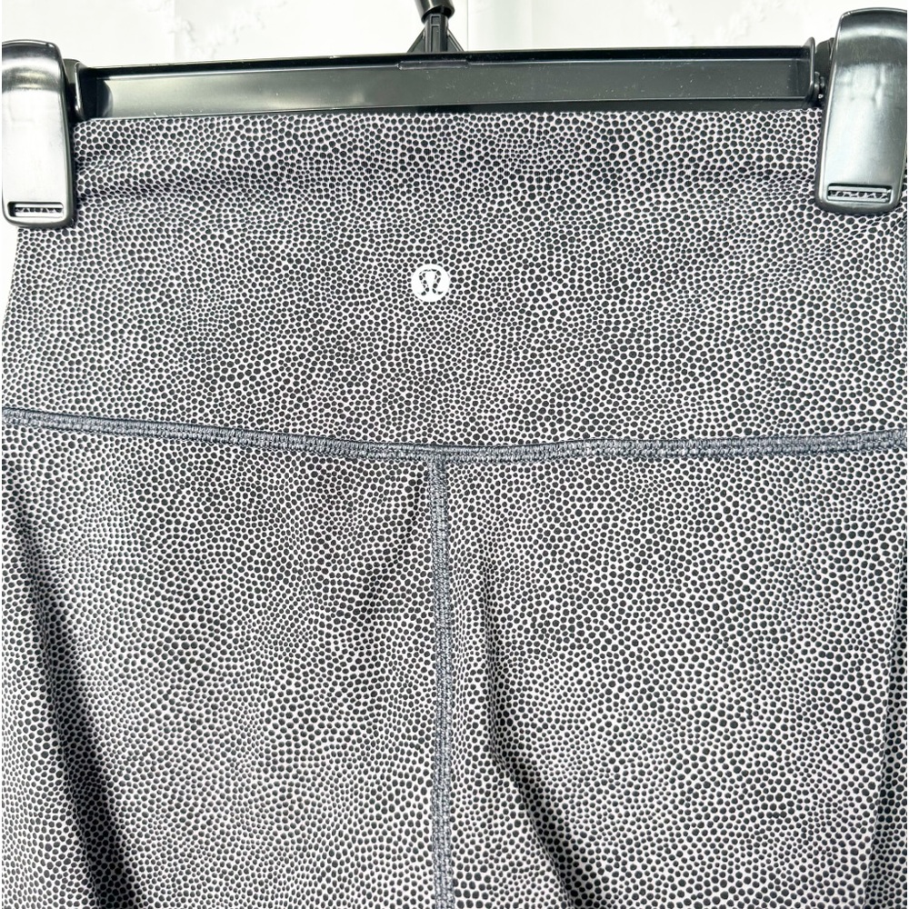 🤖 57. LULULEMON size 4 spotted leggings black and grayish lavender - Picture 4 of 7